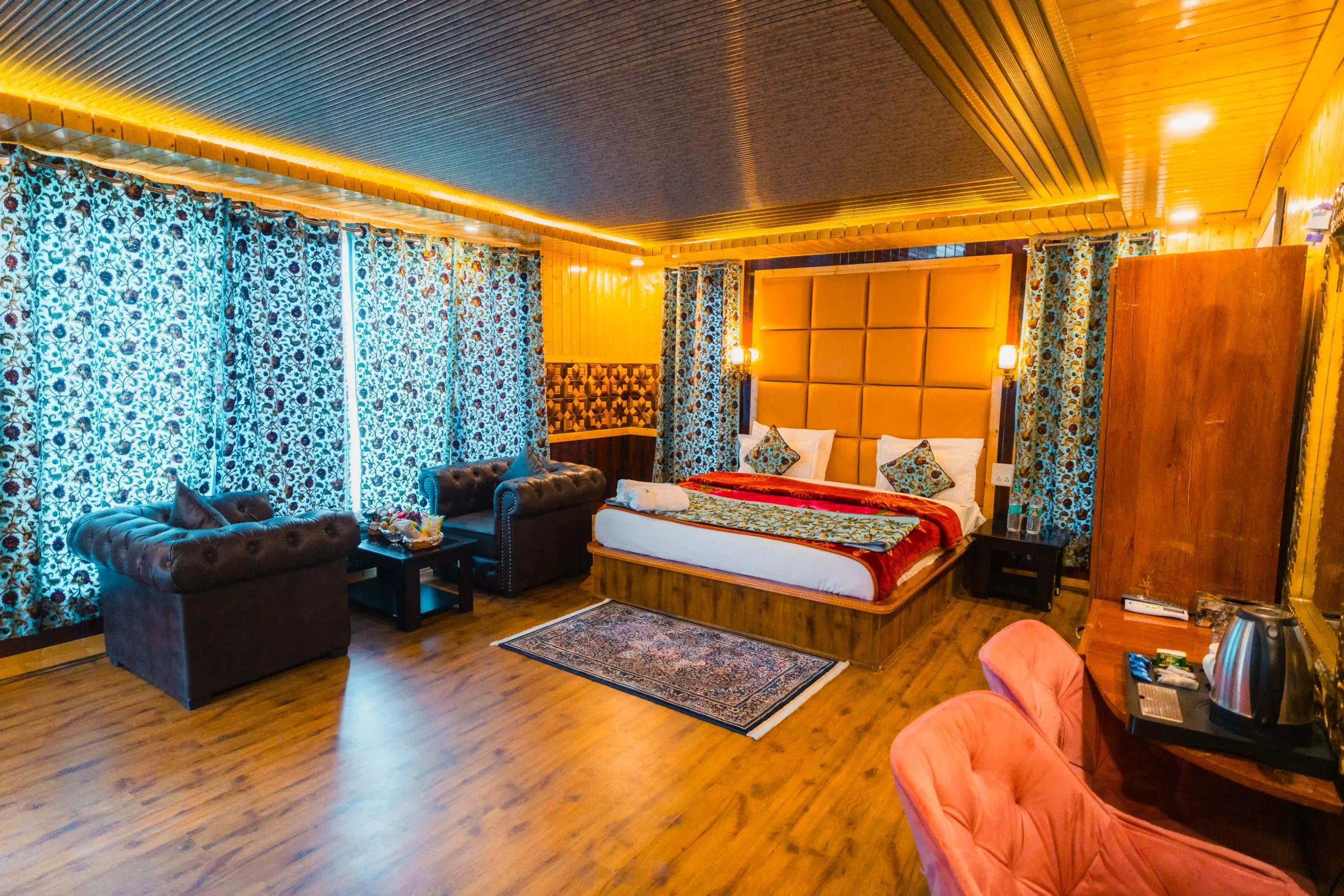 Suite Rooms / Presidential Suites